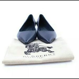 BURBERRY Navy Flats Size US 8 Regular (M, B)